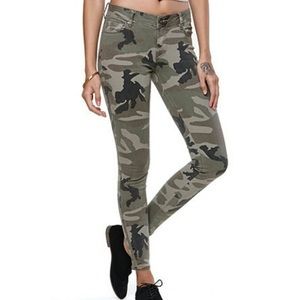 Bullhead Camouflage Jeans